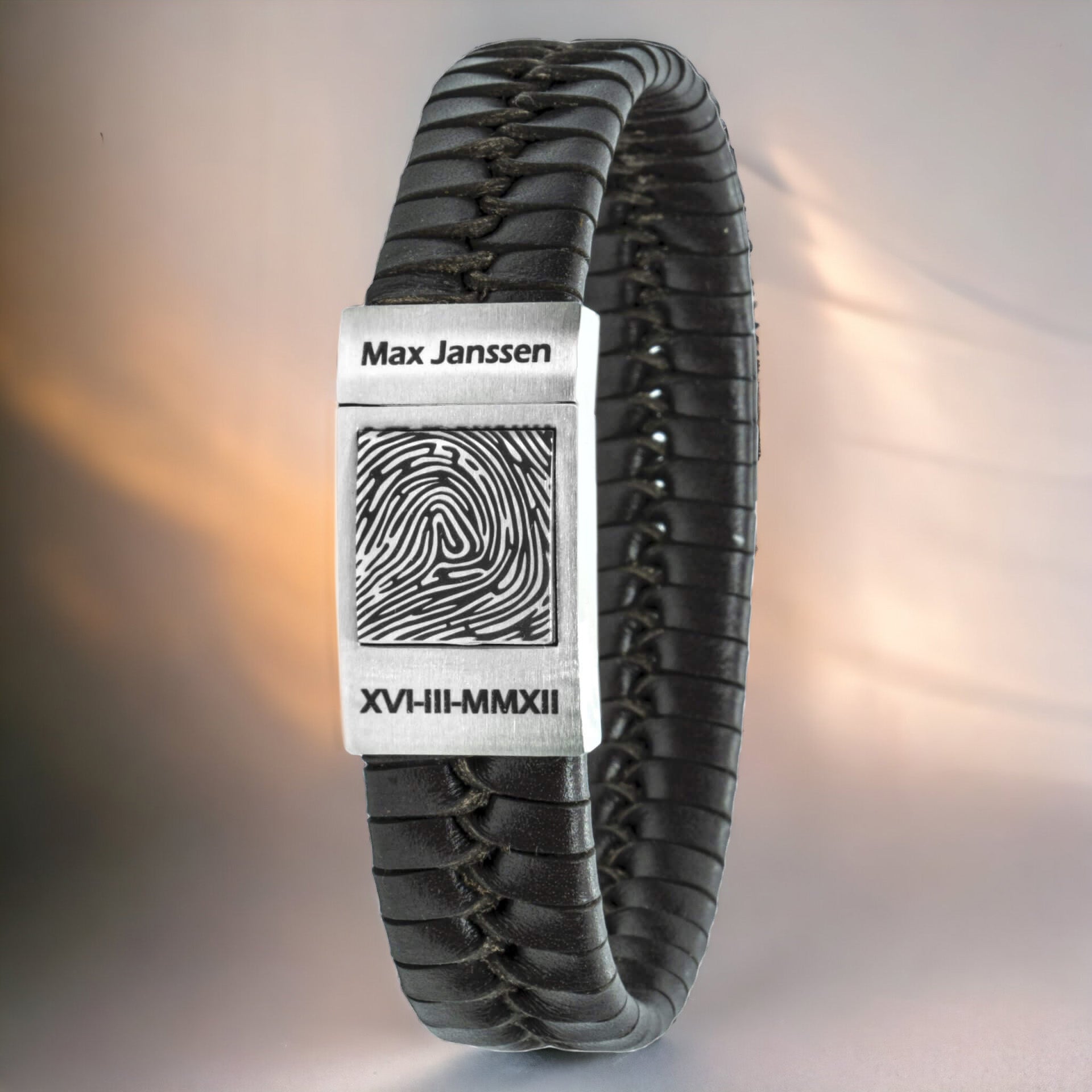 Fingerabdruck auf Armband – geflochtenes Leder (schwarzes / braunes Leder)