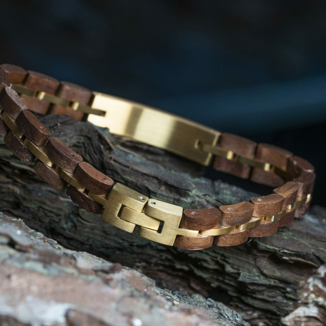 Naamgravure (Walnoot / goud) - Houten Armband