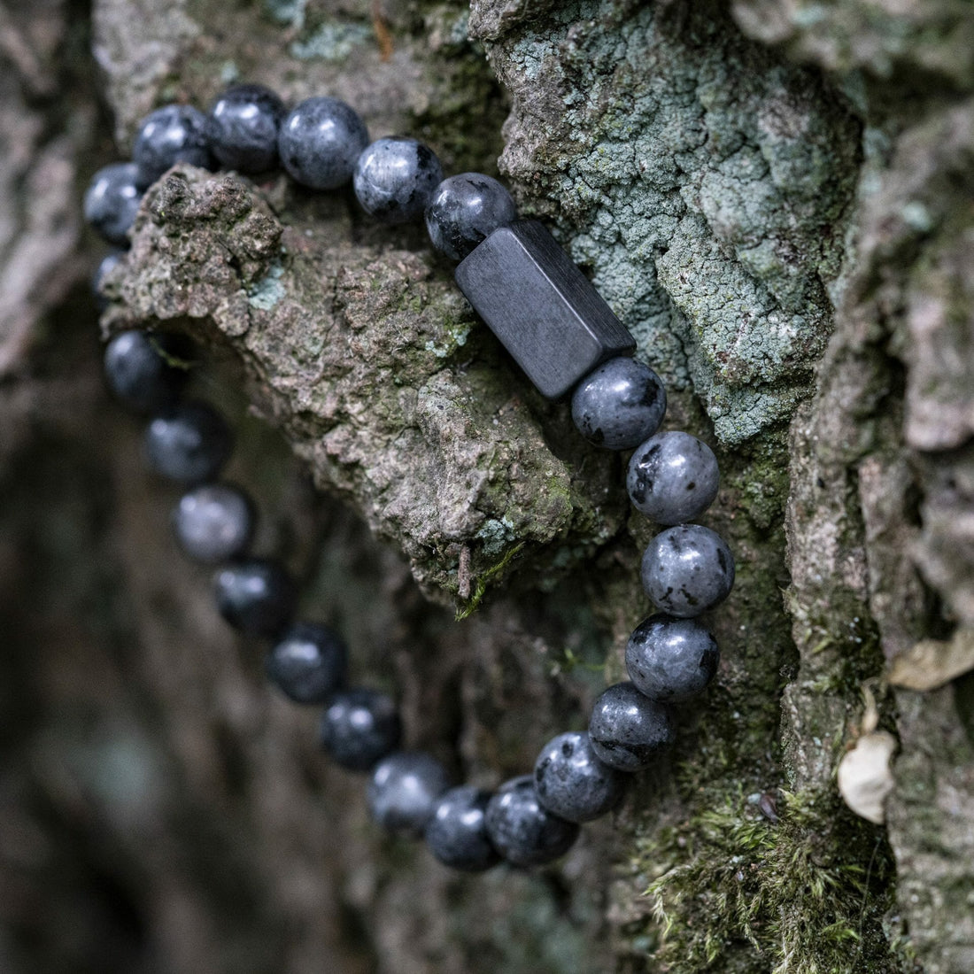 Fingerabdruck-Armband aus schwarzem Labradorit – Natursteinperlen